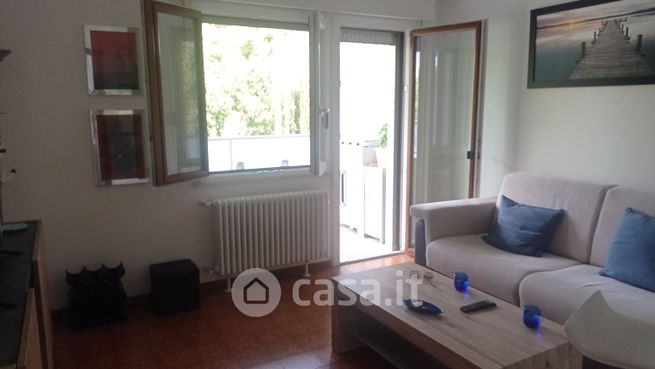 Appartamento in residenziale in Via Garda 5