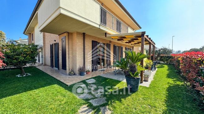 Appartamento in residenziale in Via Mar dei Caraibi 15