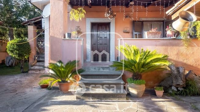 Casa bi/trifamiliare in residenziale in Via Casteldelci