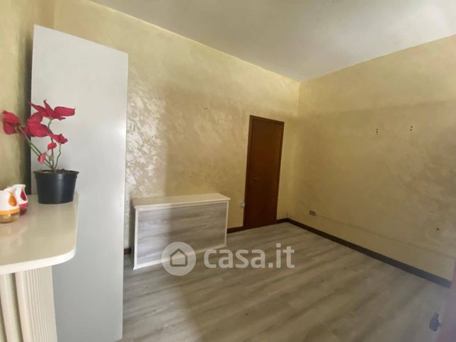 Ufficio in commerciale in 