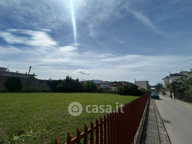 Terreno agricolo in commerciale in Via U. Foscolo