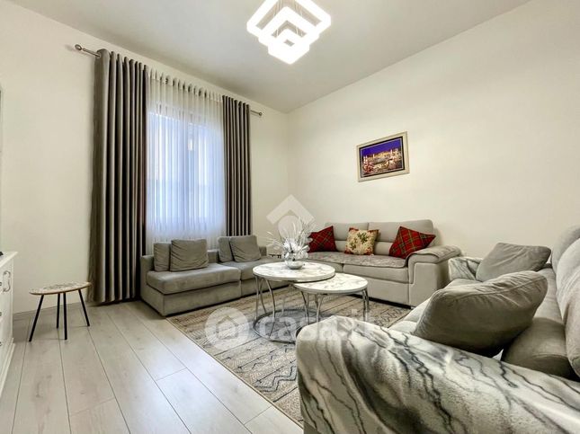 Casa bi/trifamiliare in residenziale in Via delle Rose 4