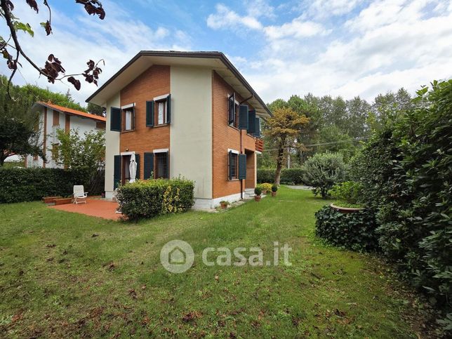 Villa in residenziale in Via dei Fortini
