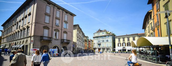 Appartamento in residenziale in Via Sant'Alessandro 23