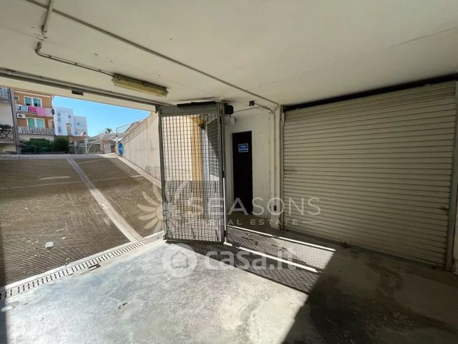 Garage/posto auto in residenziale in Via Boite