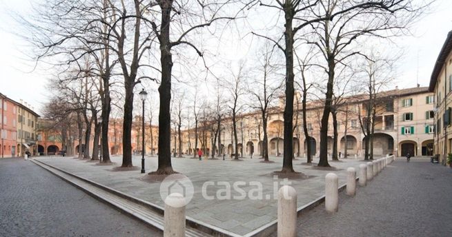 Appartamento in residenziale in Piazza Antonio Fontanesi