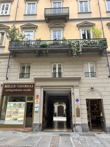 Appartamento in residenziale in Via Carlo Alberto 41