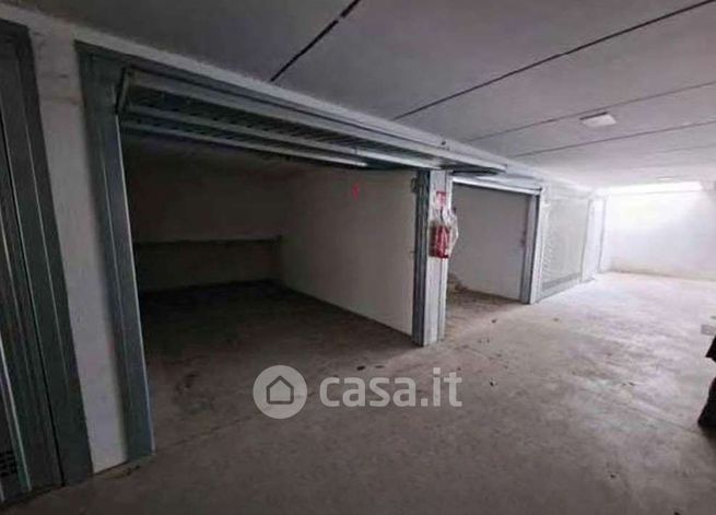 Box/posto auto in residenziale in Via Pietro Tacchini