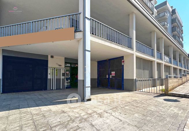 Box/posto auto in residenziale in Via Stefano da Putignano