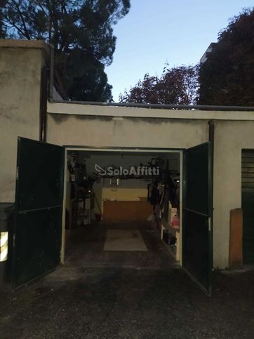 Garage/posto auto in residenziale in Viale Guglielmo Oberdan