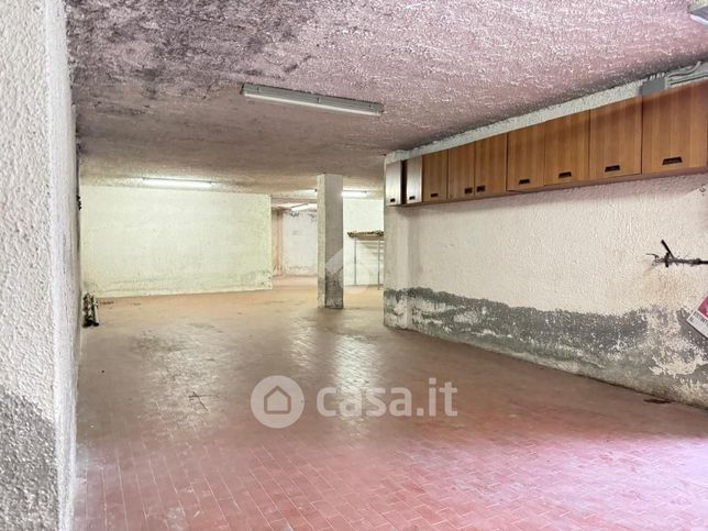 Capannone in commerciale in Viale Cervignano del Friuli 18
