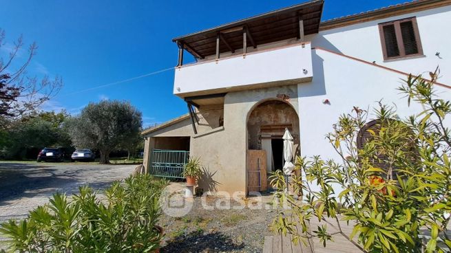 Casa bi/trifamiliare in residenziale in Via della Repubblica