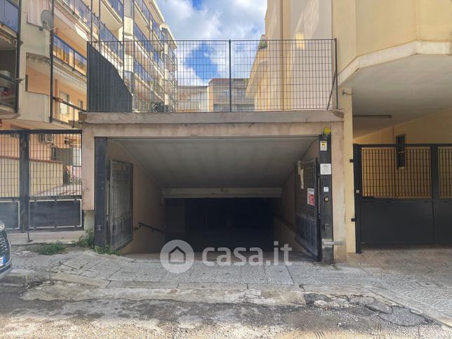 Garage/posto auto in residenziale in Via Sant'Antioco - Isola