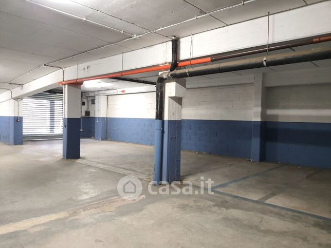 Box/posto auto in residenziale in Via Isonzo 13
