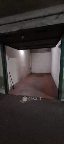 Box/posto auto in residenziale in Corso Potenza 170