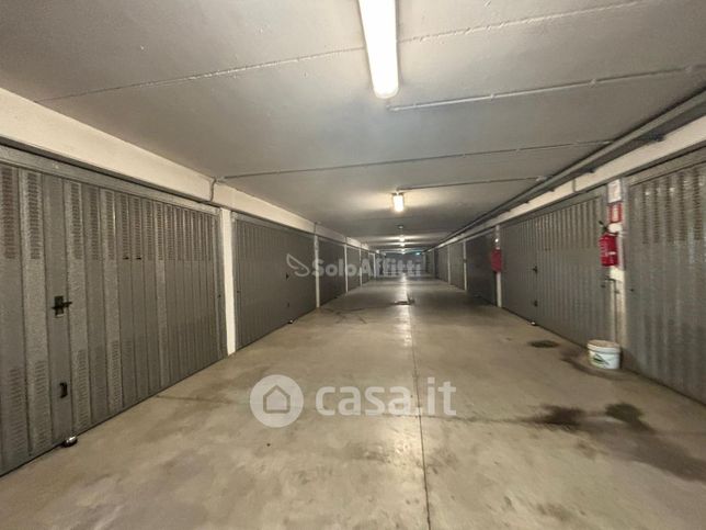 Garage/posto auto in residenziale in Via Alberto Bergamini 51