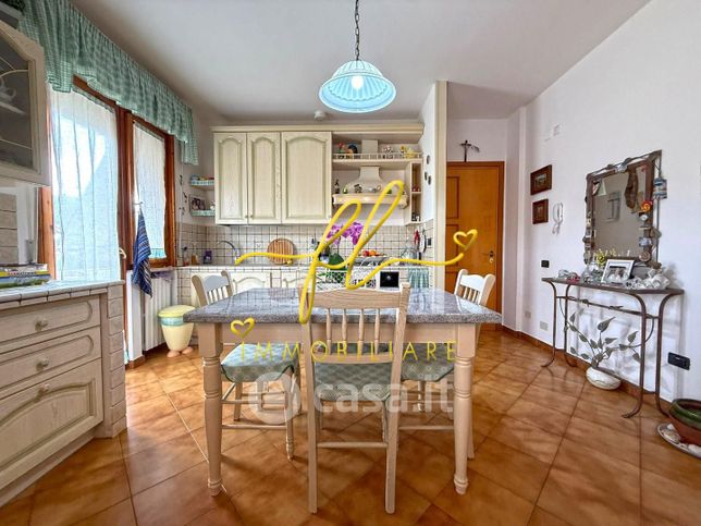 Appartamento in residenziale in Via del Tonale 14