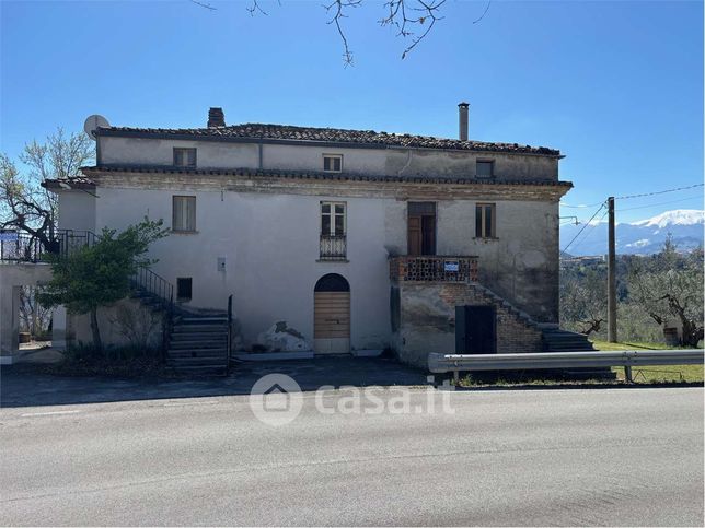 Rustico/casale in residenziale in Contrada Case Sparse