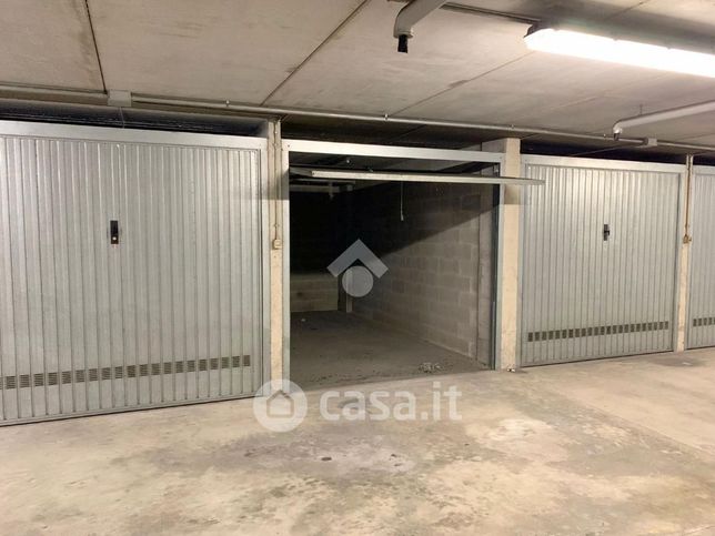 Box/posto auto in residenziale in Via Ragazzi del 99 45