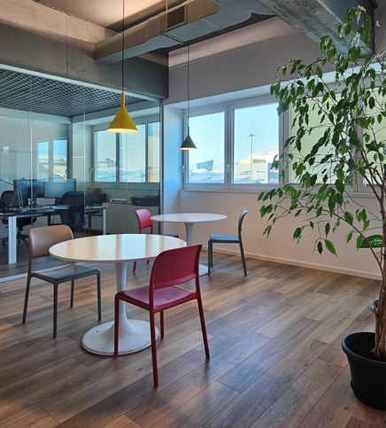 Ufficio in commerciale in Via Antonio Pacinotti 4 /b