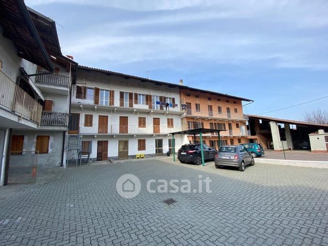 Casa bi/trifamiliare in residenziale in Via Cavour 19