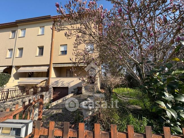 Villetta a schiera in residenziale in Via Tevere 45