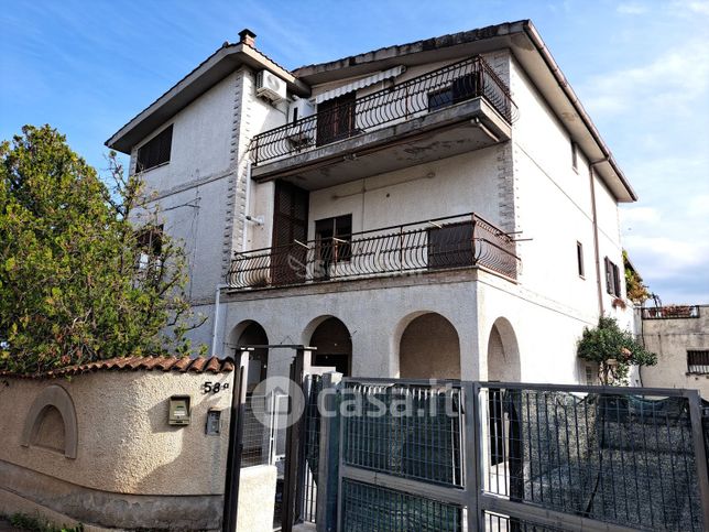 Appartamento in residenziale in Via Limone sul Garda 58