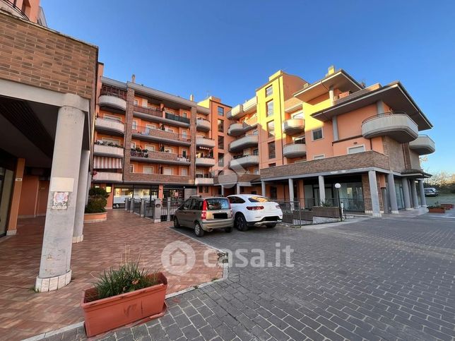 Box/posto auto in residenziale in Via Piemonte 1