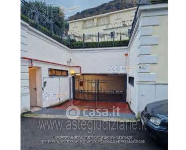 Box/posto auto in residenziale in Via Fratte 19