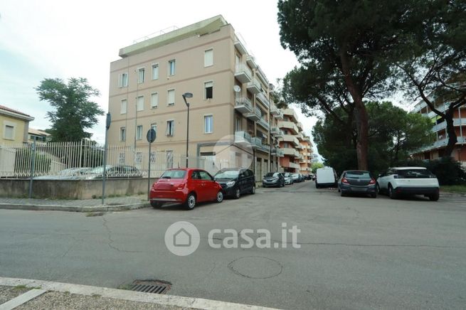 Garage/posto auto in residenziale in Via Cesare de Titta 21