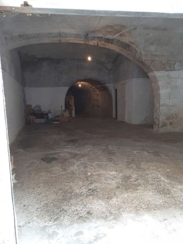 Box/posto auto in residenziale in Corso Umberto I 11