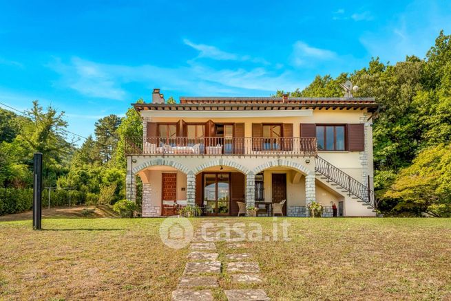 Villa in residenziale in Via dei Ronchetti 10