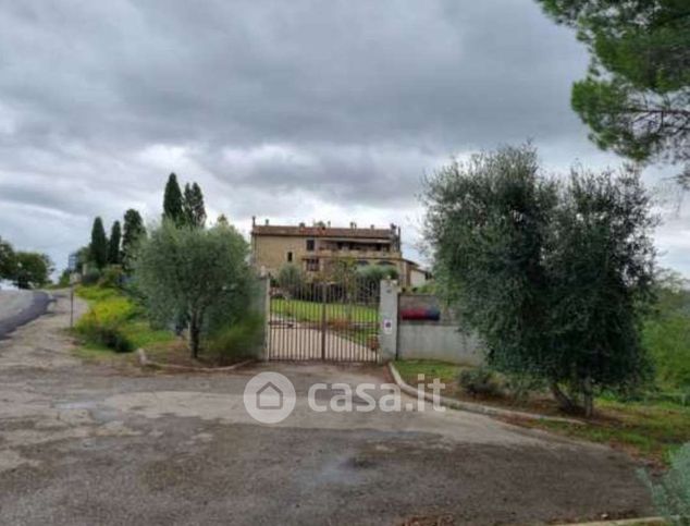 Appartamento in residenziale in Via Lucardese