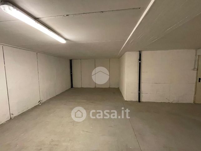 Capannone in commerciale in Via Angelo Maj