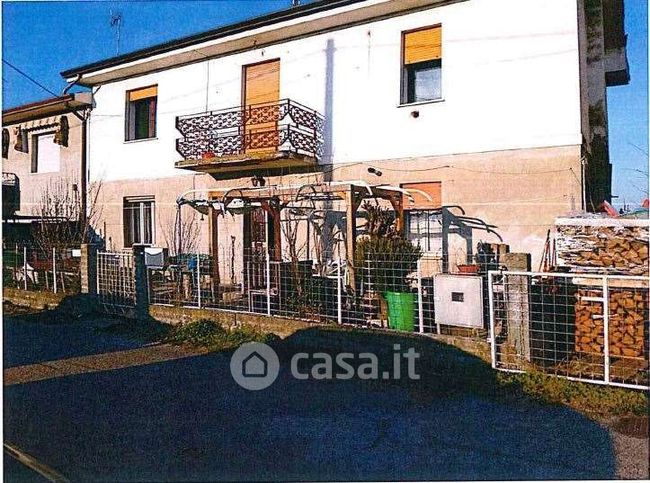 Casa bi/trifamiliare in residenziale in Via G. Matteotti 8