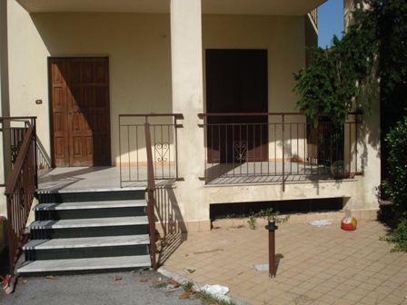 Villetta a schiera in residenziale in Via S. Nullo 22