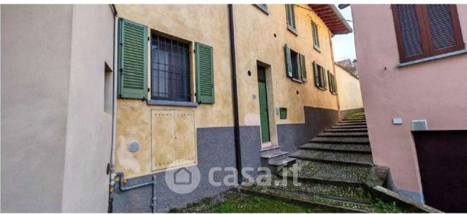 Casa indipendente in residenziale in Via Barnabò Visconti 5