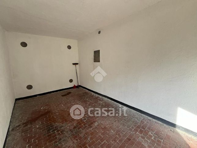 Box/posto auto in residenziale in Via Enrico Toti