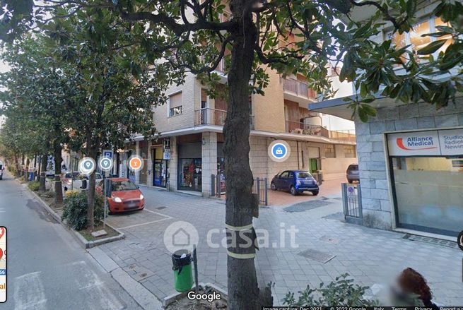 Negozio/locale commerciale in commerciale in Corso Bagni 116