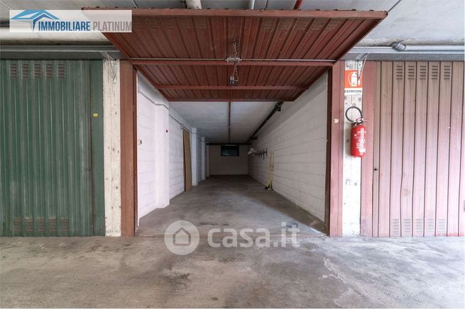 Garage/posto auto in residenziale in Vicolo San Fermo 7