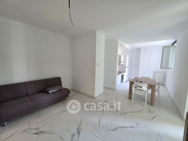 Appartamento in residenziale in Viale Abramo Lincoln 25