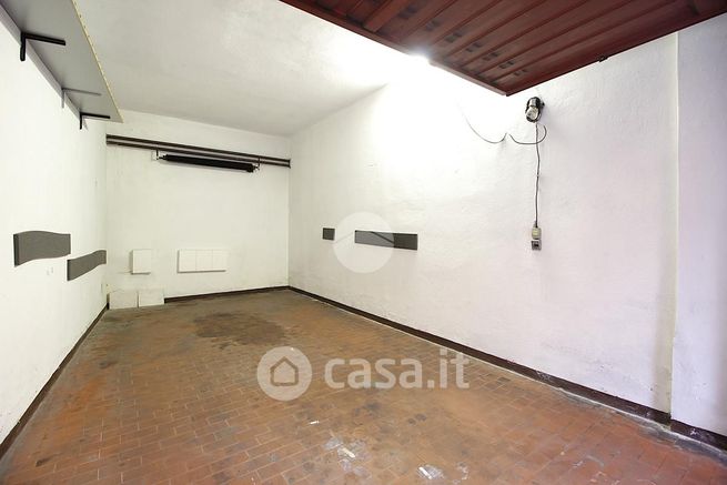 Box/posto auto in residenziale in Via Varesina 111