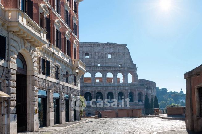 Attico/mansarda in residenziale in Via del Colosseo