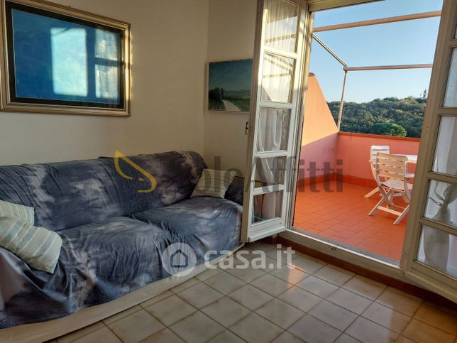 Appartamento in residenziale in Via Flavio Gioia