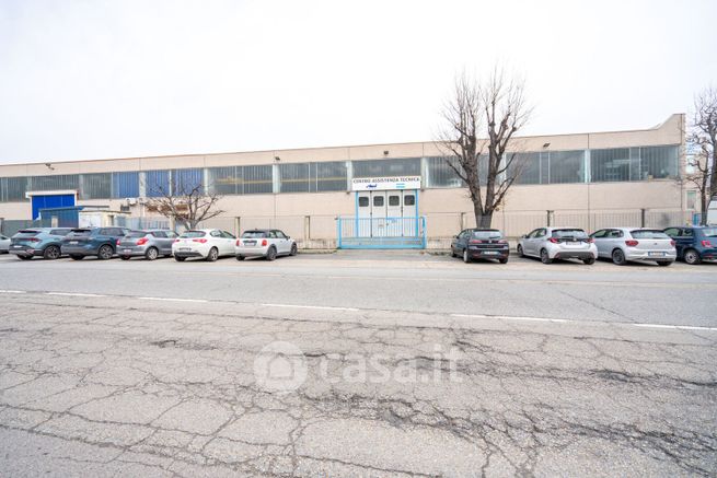 Capannone in commerciale in Via Acqui 91