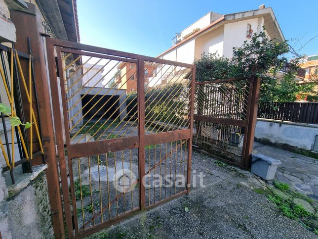 Garage/posto auto in residenziale in Via Capodimonte