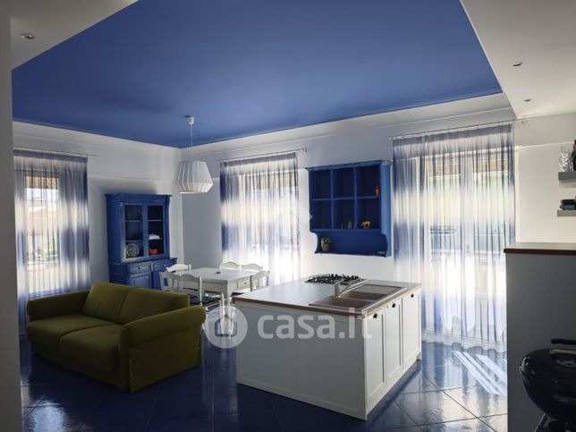 Appartamento in residenziale in Via Stefano Forte 18