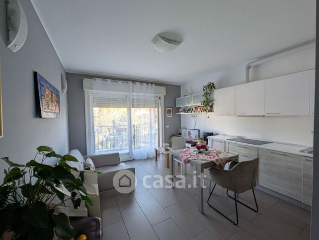 Appartamento in residenziale in Via FerrÃ¨ 4