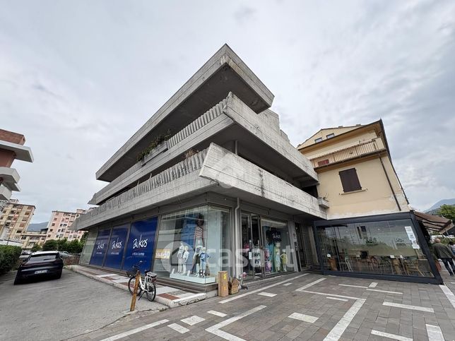 Ufficio in commerciale in Via Marina Vecchia 7