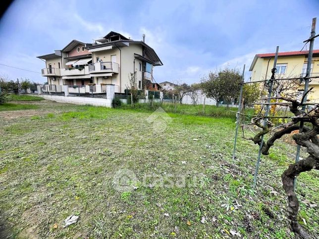 Terreno edificabile in residenziale in Via Mar Jonio 21